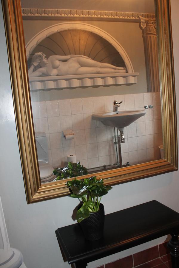 Hotell Mikaelsgarden Vårgårda Esterno foto