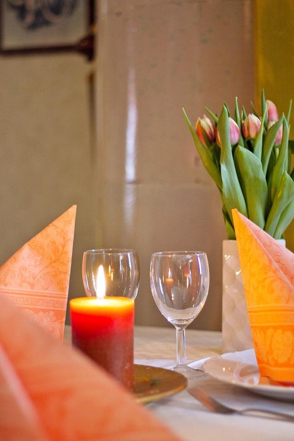 Hotell Mikaelsgarden Vårgårda Esterno foto
